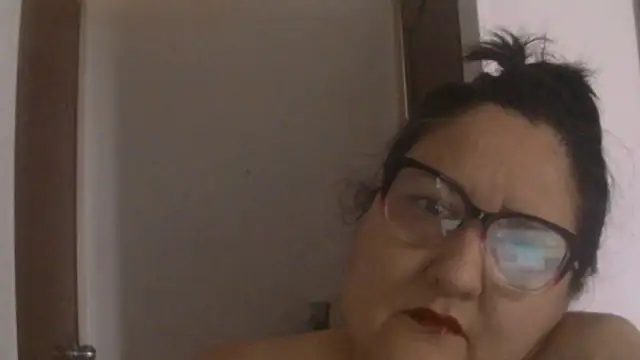 nanita1545 online show from April 15, 2026, 1:40 pm