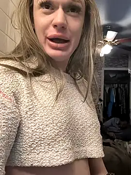 ImCarolinaCutiexxx online show from November 20, 2025, 6:40 pm