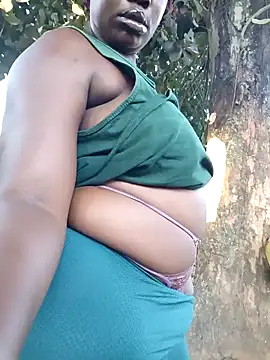 Snapshot of Broan_me chatting on December 2, 2025, 4:29 am Broan me online show from December 2, 2025, 4:29 am