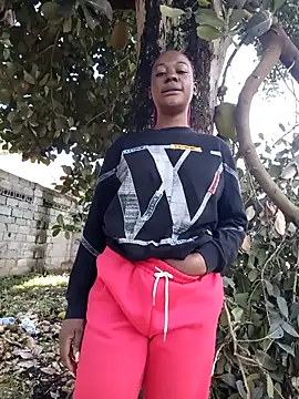 Snapshot of Broan_me chatting on December 14, 2025, 5:35 am Broan me online show from December 14, 2025, 5:35 am