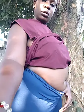 Snapshot of Broan_me chatting on February 18, 2026, 5:14 am Broan me online show from February 18, 2026, 5:14 am