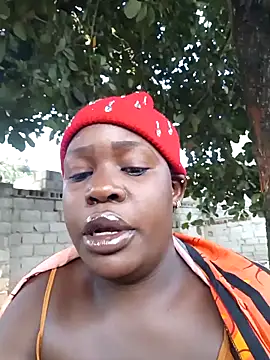 Snapshot of Broan_me chatting on February 20, 2026, 5:37 am Broan me online show from February 20, 2026, 5:37 am