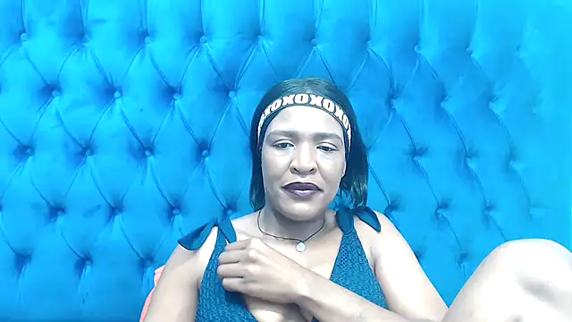SpicyQueenxxxx online show from April 15, 2026, 6:37 pm