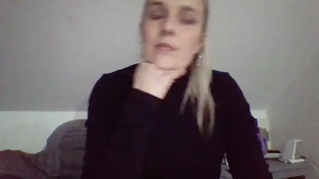 scrummymummy2 online show from February 7, 2026, 11:08 pm