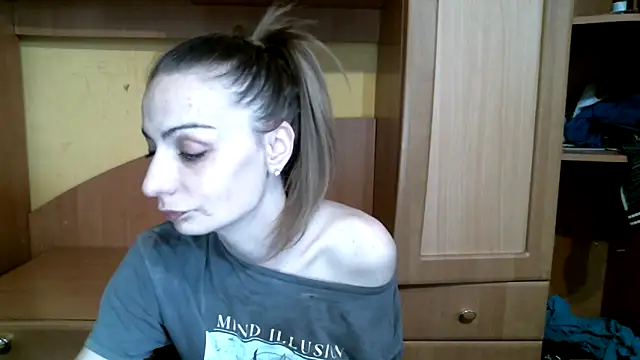 Snapshot of DennisXCaroll chatting on February 9, 2026, 7:23 am DennisXCaroll online show from February 9, 2026, 7:23 am