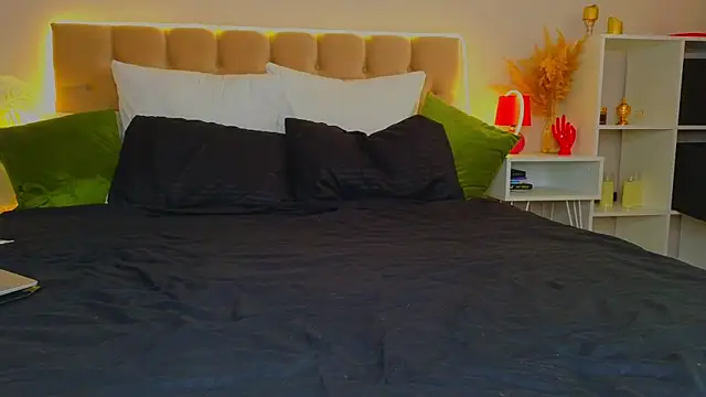 Jen Angel online show from March 17, 2025, 7:57 am