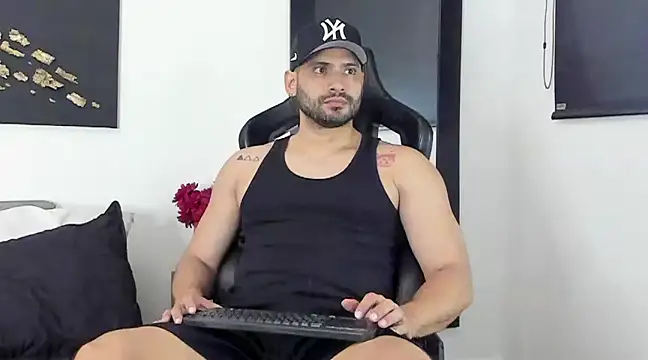 Snapshot of Dereck_vega chatting on February 12, 2025, 10:48 pm Dereck vega online show from February 12, 2025, 10:48 pm