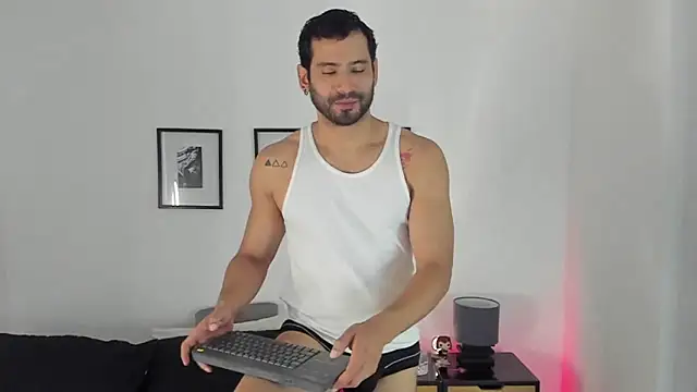 Snapshot of Dereck_vega chatting on September 21, 2025, 1:57 pm Dereck vega online show from September 21, 2025, 1:57 pm