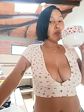 SamaraJay1 online show from September 21, 2025, 2:08 pm