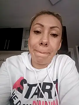 coral smitth online show from March 2, 2025, 10:38 pm