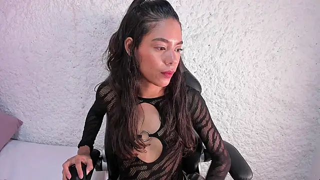 cate martinez online show from December 11, 2024, 5:53 am