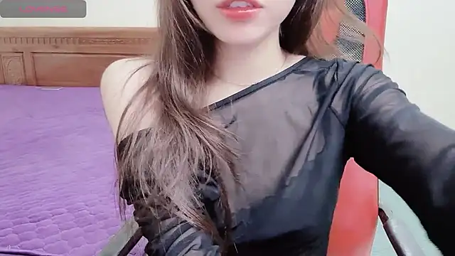 Snapshot of TrinhH_Nabbi chatting on February 20, 2025, 12:47 pm TrinhH Nabbi online show from February 20, 2025, 12:47 pm