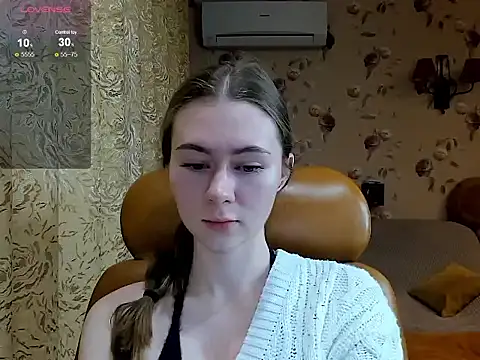 MadeleineWiliams online show from October 10, 2025, 4:11 am