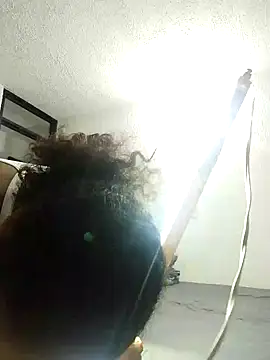 samanthaeliott22 online show from December 19, 2024, 11:03 pm