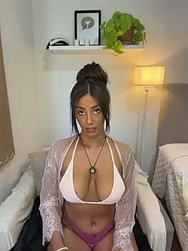 Snapshot of Brownfitbabyy chatting on May 20, 2026, 12:22 pm Brownfitbabyy online show from May 20, 2026, 12:22 pm