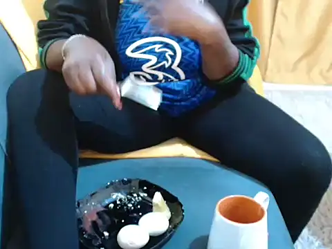 Snapshot of leslysexygirl chatting on February 27, 2026, 5:29 am leslysexygirl online show from February 27, 2026, 5:29 am