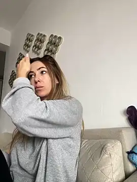 RaquelleDevon online show from February 28, 2025, 7:58 am