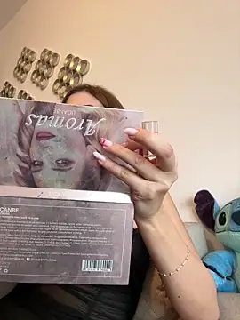 RaquelleDevon online show from March 13, 2025, 6:26 am