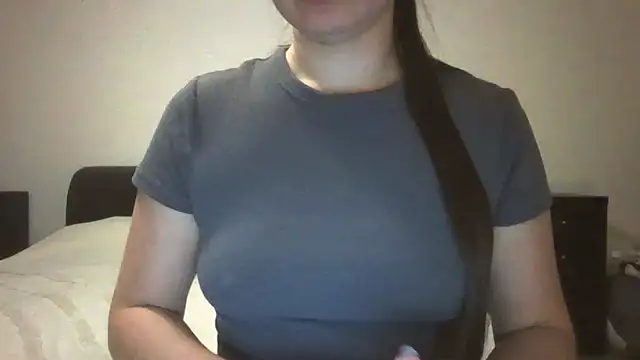 VanesaJewelz online show from December 9, 2024, 8:01 pm