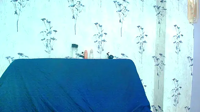 Mia candy 0 online show from March 5, 2025, 3:18 pm