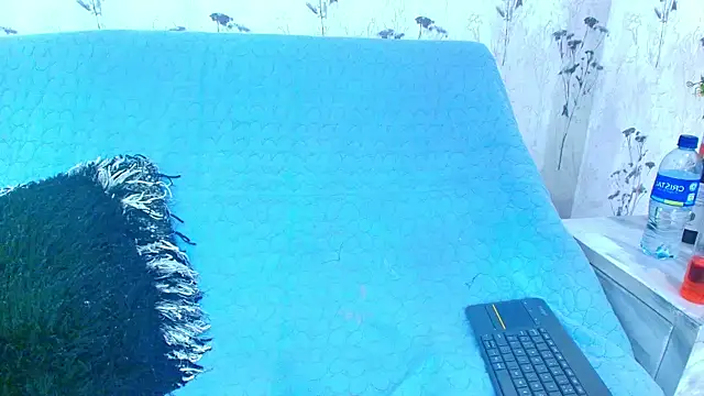 Mia candy 0 online show from March 17, 2025, 3:07 pm