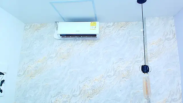 Mia candy 0 online show from October 9, 2025, 12:03 pm