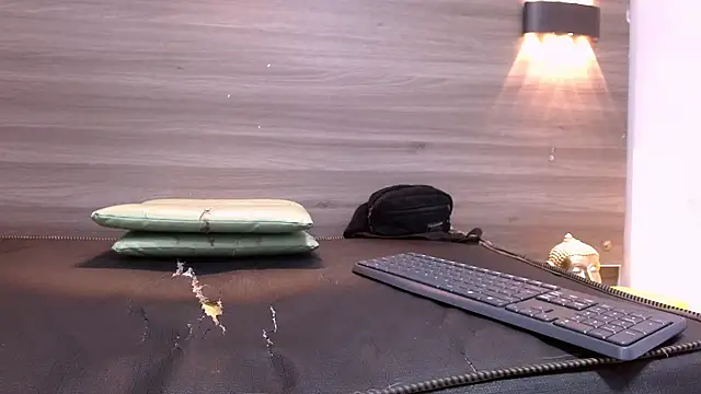 Cutie Shy  online show from February 15, 2025, 1:31 am