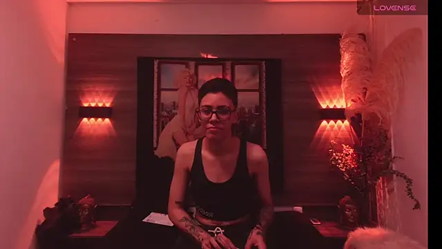 Cutie Shy  online show from November 14, 2025, 5:22 pm