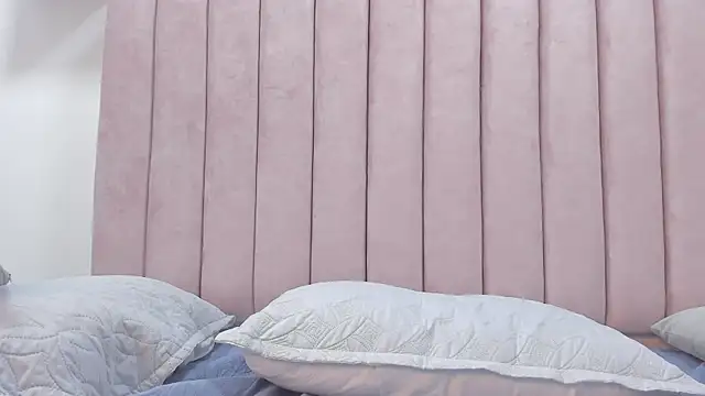 camila  herrera online show from February 4, 2025, 10:10 am