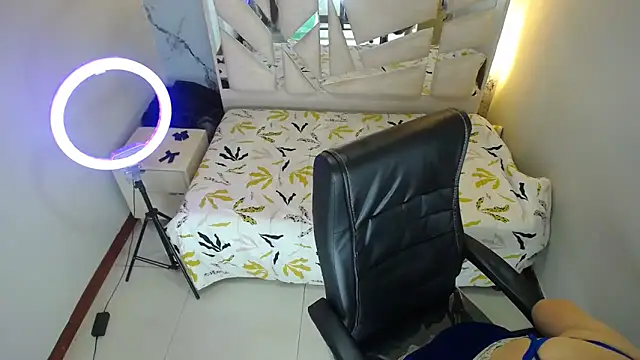 Snapshot of Salome_Milf202 chatting on February 3, 2026, 3:48 am Salome Milf202 online show from February 3, 2026, 3:48 am