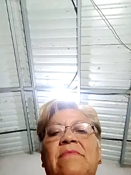 Madrastrahot69 online show from September 11, 2025, 4:01 am