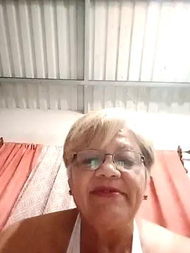 Madrastrahot69 online show from October 1, 2025, 5:24 am