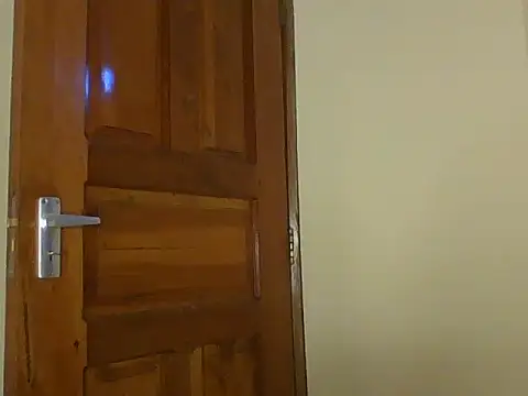 Apple bitch online show from February 18, 2026, 4:52 am