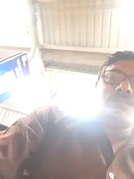 Srmotrs online show from October 12, 2025, 9:47 pm