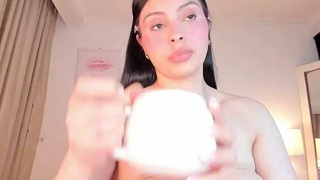 halseycox    online show from June 4, 2026, 5:13 am