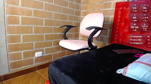 Snapshot of sharol_espitia chatting on December 12, 2024, 11:58 pm sharol espitia online show from December 12, 2024, 11:58 pm