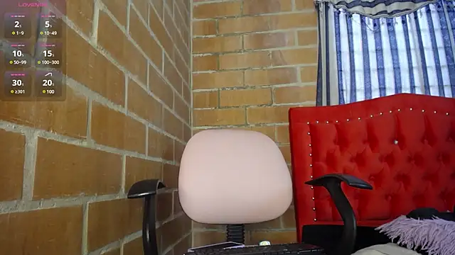 Snapshot of sharol_espitia chatting on March 1, 2025, 7:15 pm sharol espitia online show from March 1, 2025, 7:15 pm