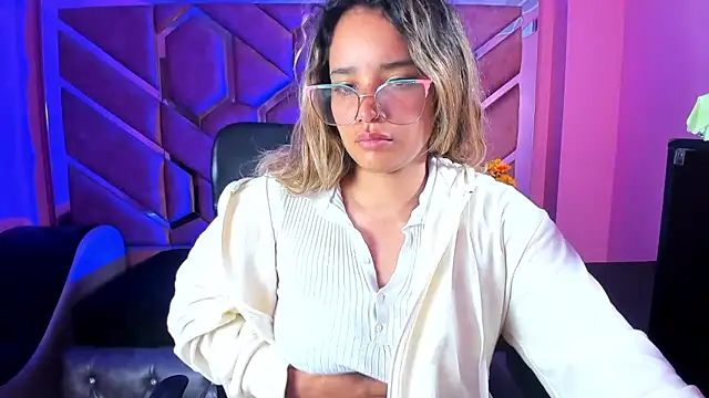 Olivia Fox69 online show from March 21, 2025, 3:55 am