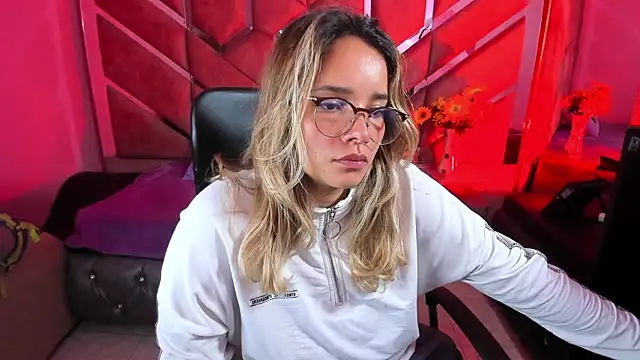 Olivia Fox69 online show from September 16, 2025, 3:18 am