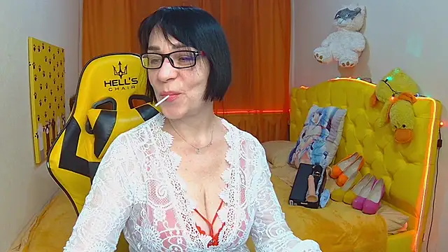Snapshot of SandraHormas chatting on February 4, 2025, 8:24 am SandraHormas online show from February 4, 2025, 8:24 am