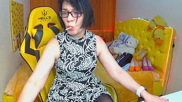Snapshot of SandraHormas chatting on February 17, 2025, 5:10 pm SandraHormas online show from February 17, 2025, 5:10 pm