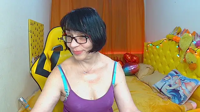 Snapshot of SandraHormas chatting on February 24, 2025, 5:20 pm SandraHormas online show from February 24, 2025, 5:20 pm