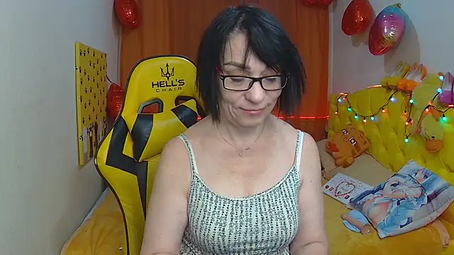 Snapshot of SandraHormas chatting on March 5, 2025, 5:18 pm SandraHormas online show from March 5, 2025, 5:18 pm