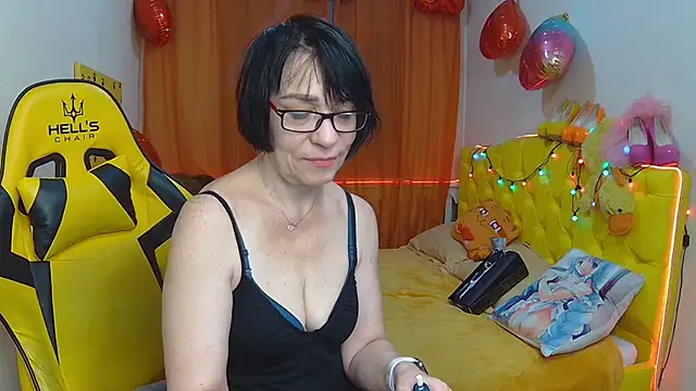 Snapshot of SandraHormas chatting on March 19, 2025, 5:50 pm SandraHormas online show from March 19, 2025, 5:50 pm