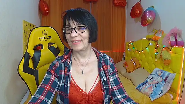 Snapshot of SandraHormas chatting on March 21, 2025, 5:02 pm SandraHormas online show from March 21, 2025, 5:02 pm
