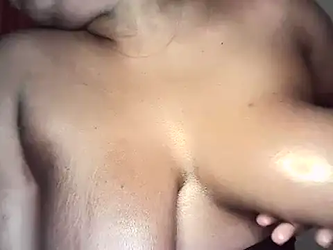 Snapshot of pretty_bums chatting on February 17, 2025, 12:43 am pretty bums online show from February 17, 2025, 12:43 am