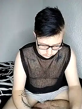 bisexualboy05 online show from September 20, 2025, 7:48 pm
