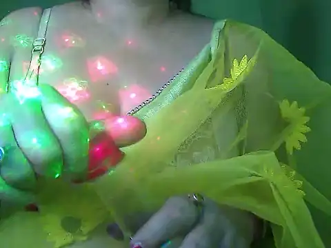 LOVERIAKOL online show from November 27, 2025, 3:03 pm