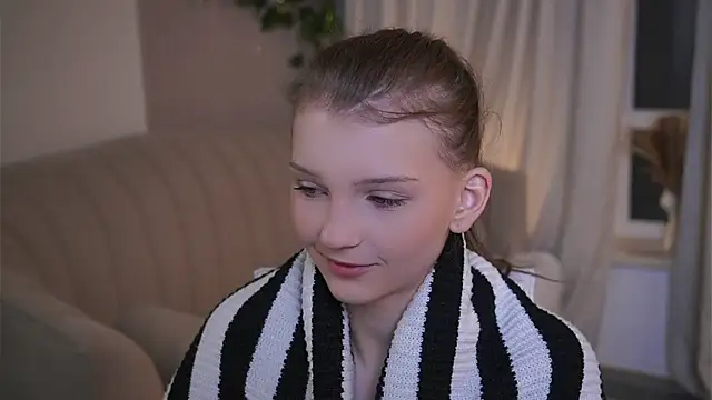 CindyGarrison online show from April 10, 2026, 11:42 pm