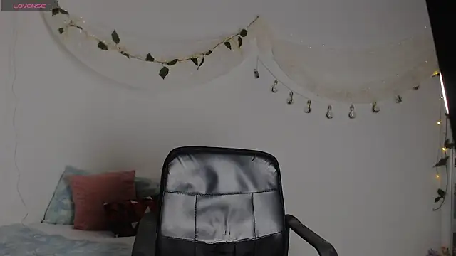 Snapshot of Keyti_Sullivan chatting on January 11, 2025, 1:11 pm Keyti Sullivan online show from January 11, 2025, 1:11 pm